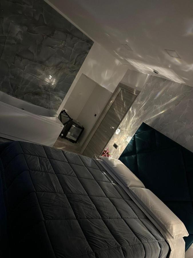Bed and Breakfast C3 Luxury Nápoles Exterior foto